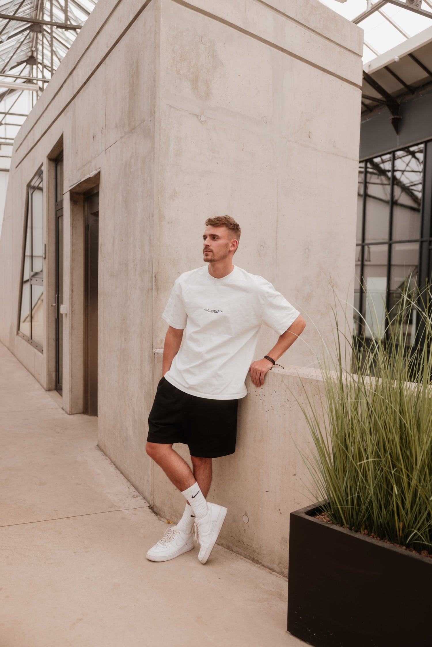 Unisex Shorts aus 100% Baumwolle und modernem Schnitt. Qualität die unzerstörbar ist und einen langen Sommer garantieren. In verschiedenen Farben erhältlich.
