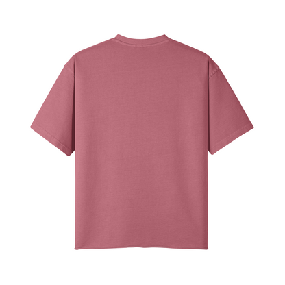 Unisex Oversized Fit für einen modernen, lässigen Look 100 % gekämmte Baumwolle – weich, hautfreundlich, atmungsaktiv
Vorgewaschen & leicht verwaschen für authentischen Vintage-Charakter. Offener Saum als dezentes Streetwear-Detail. Strapazierfähige 260 g/m² Stoffqualität. Rückansicht. Rot-Braun Farbe
