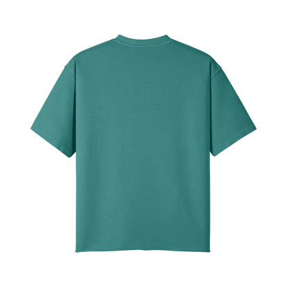 Unisex Oversized Fit für einen modernen, lässigen Look 100 % gekämmte Baumwolle – weich, hautfreundlich, atmungsaktiv
Vorgewaschen & leicht verwaschen für authentischen Vintage-Charakter. Offener Saum als dezentes Streetwear-Detail. Strapazierfähige 260 g/m² Stoffqualität. Rückansicht.